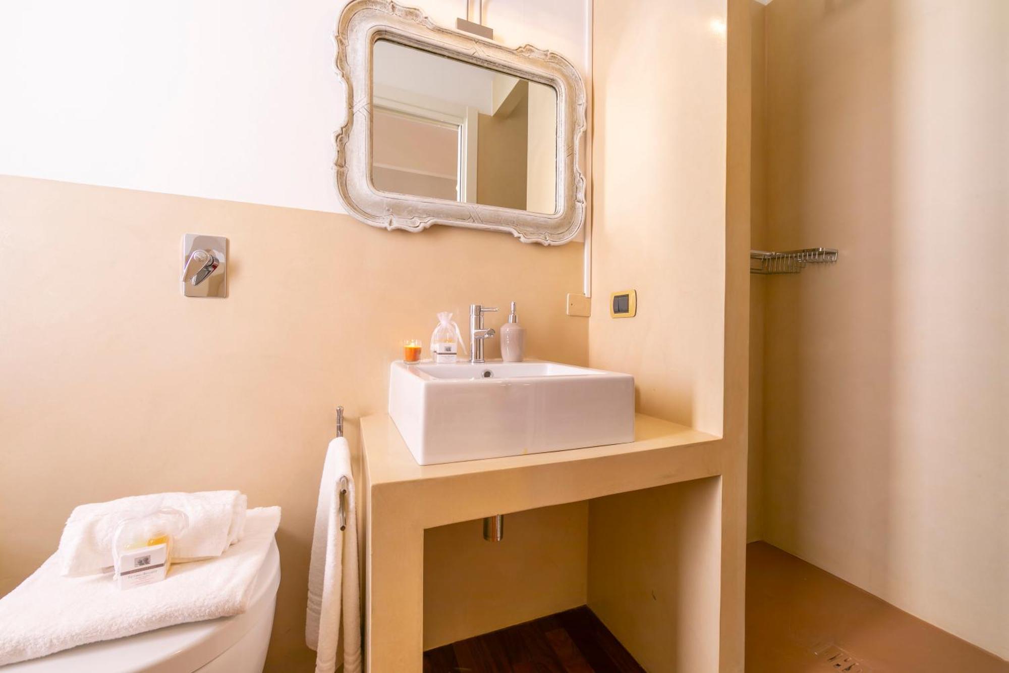 Appartamento Il Golfo Lake View - Happy Rentals Laveno Εξωτερικό φωτογραφία